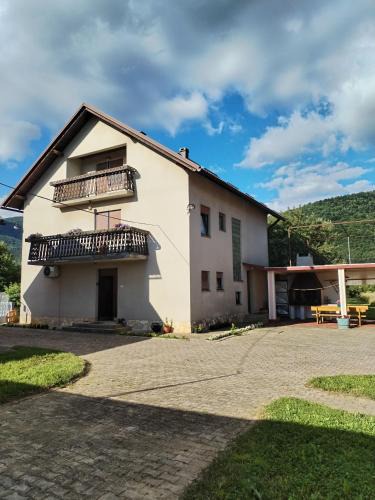 Otocac House | Kuća za odmor Zeza