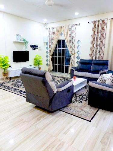 Sungai Karang House | Kuantan SnakeRiver Homestay