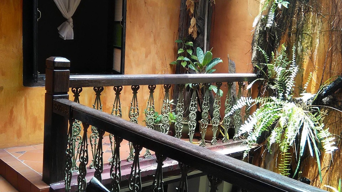 Kampung Lintang Hotel | Kuching Waterfront Lodge