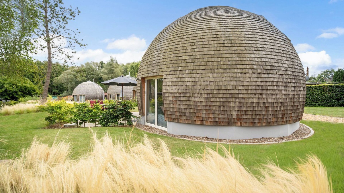 Muritz House | Kugelhaus Nordlichter - healthy living with clay & seagrass, eat-in kitchen, 2 bathrooms, Terra