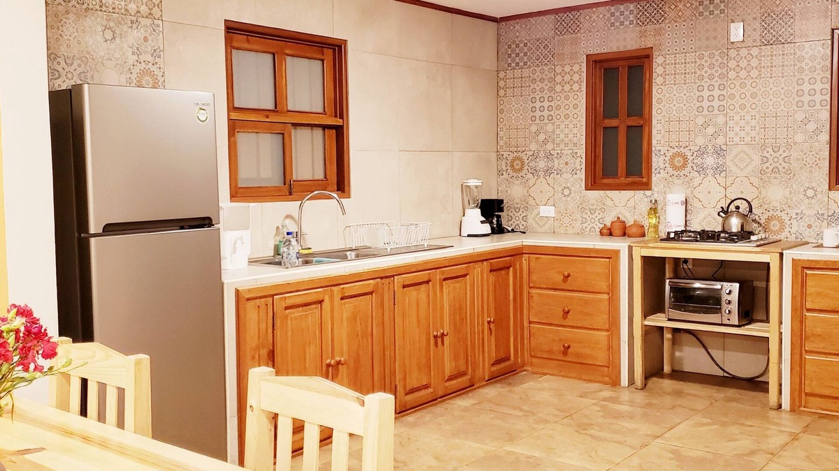 De Guadalupe House | KUKUL'IK | Cozy and Modern Home with Garage