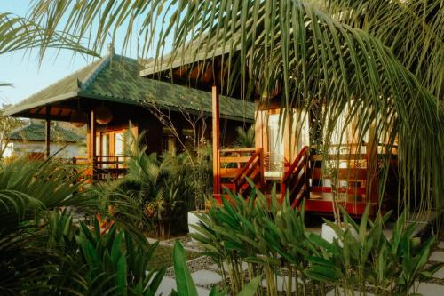 Sekongkang Resort | Kura Kura House