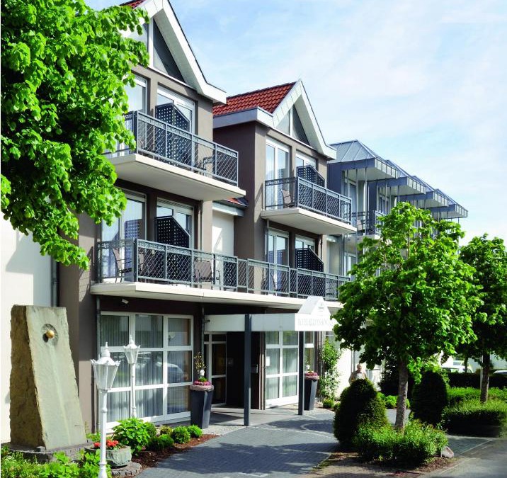 Bad Westernkotten Hotel | Kurhotel Grüttner mit eigenem Sole Thermal Schwimmbad 32 Grad und Saunalandschaft