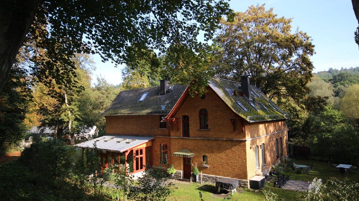 Hundsdorf Condo | Kutscherhaus am Weiher - rural peace and relaxation in the Westerwald