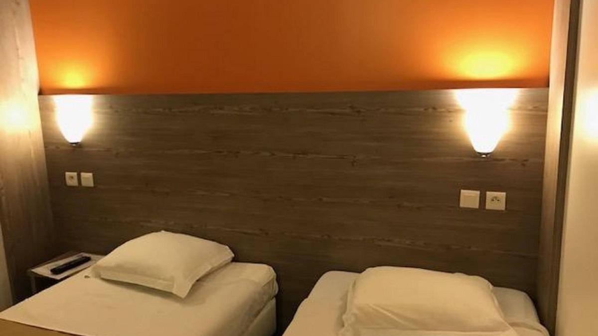 Acheres Hotel | Kyriad Direct Poissy - Acheres