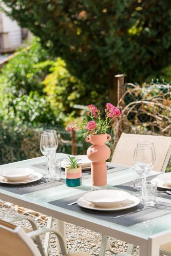 Saint-Just-Saint-Rambert Apartment | Léna 2 chambres Jardin- climatisation Netflix