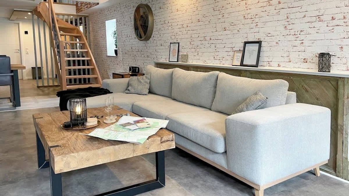 Luegde House | Lüttjet Huus Summary: