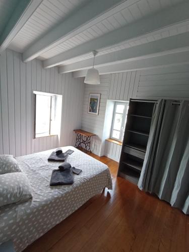 La Chapelle-Agnon House | L 'échappe-loups maison de 2 à 8 personnes et garage