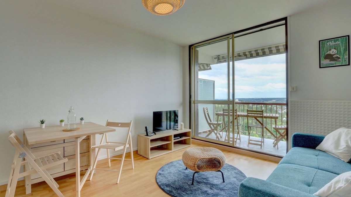 Montrichard Val de Cher Apartment | L'Écrin d'Elteville - Charmant studio