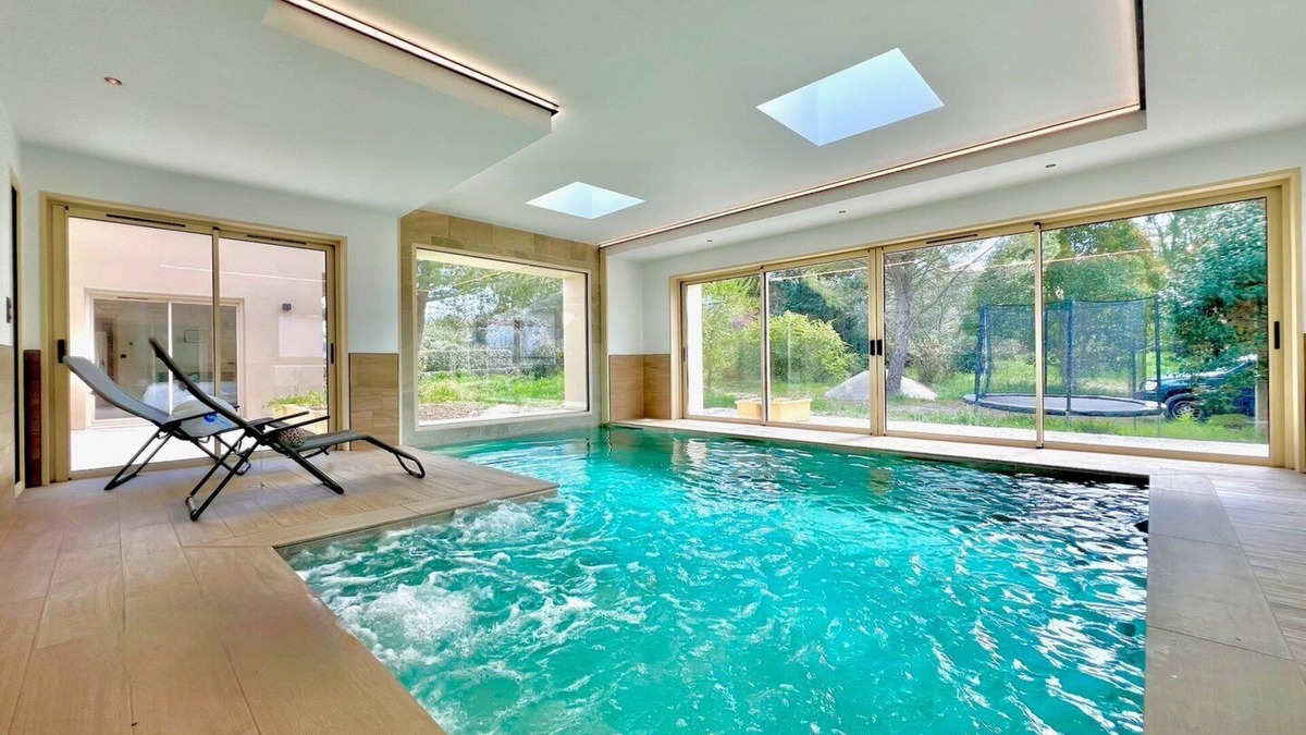 Crespian Villa | L’Étoile de Dan: Pool, Spa & Games