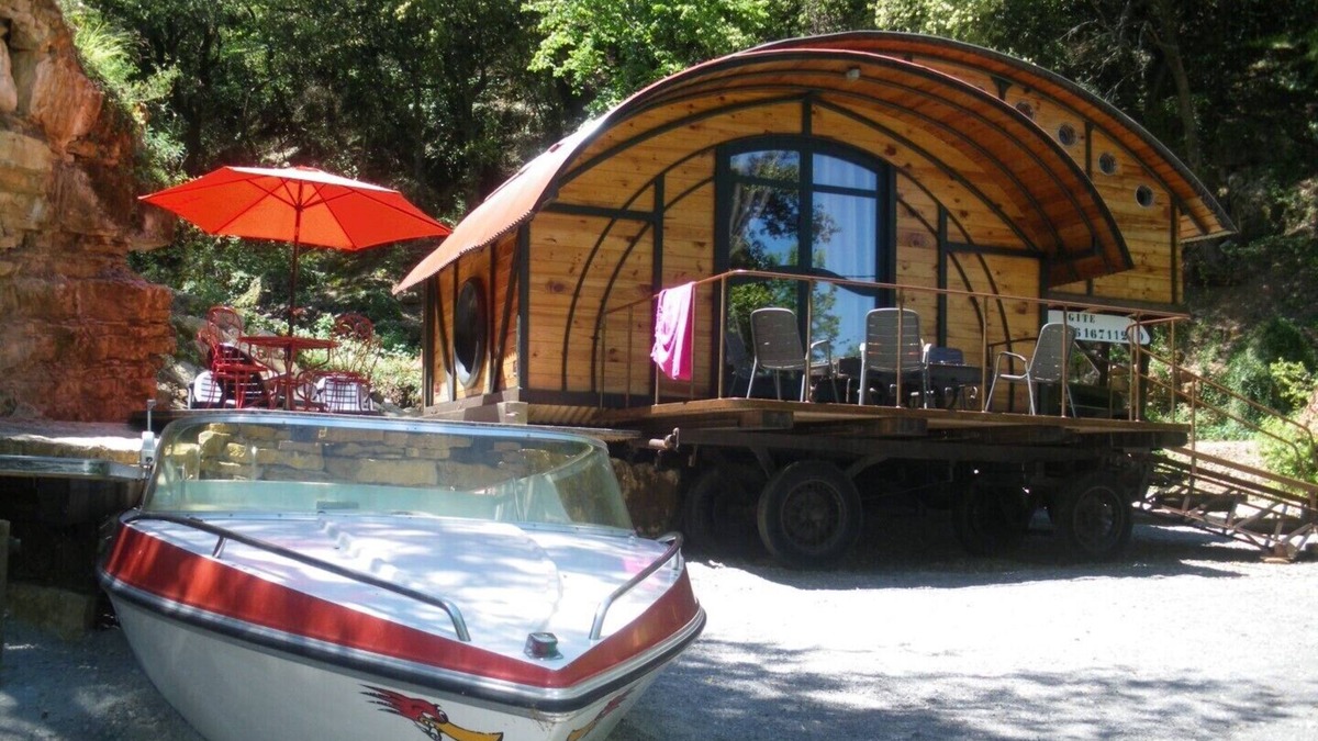 Les Vans Ski Chalet | L'1solite unique creation boat jacuzzi tiny house 5 pers-tout confort