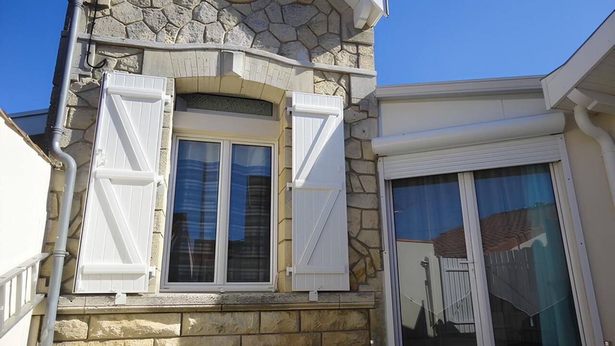 Quartier des Dunes House | L'Abri Châtelaillonnais, sleeps 7, close to the beach and market.