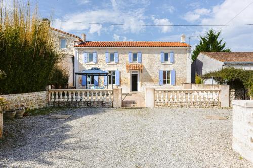 Romegoux House | L' Aixoise