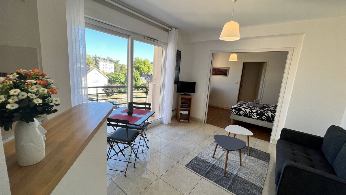 Le Mans Apartment | L'Aliénor - Parking - 2p - Rêve au Mans
