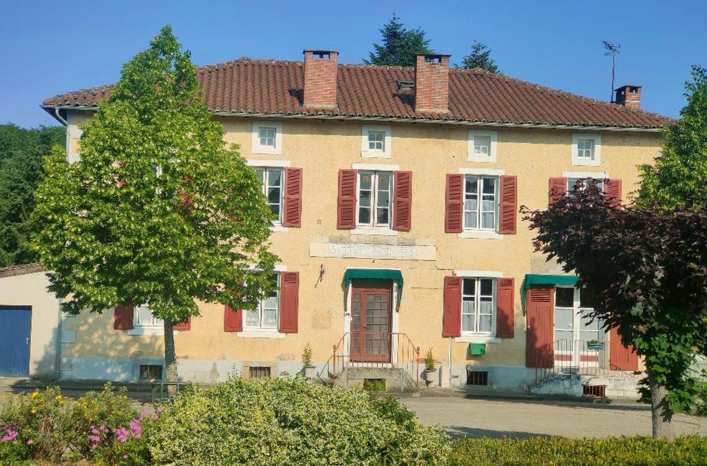 Saint-Laurent-sur-Gorre Bed & Breakfast | L'ancienne Gendarmerie