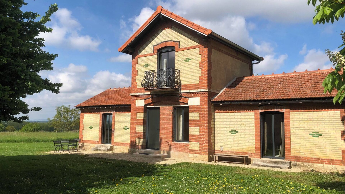 Bragny-sur-Saone House | L'annexe, character gîte in the heart of Burgundy