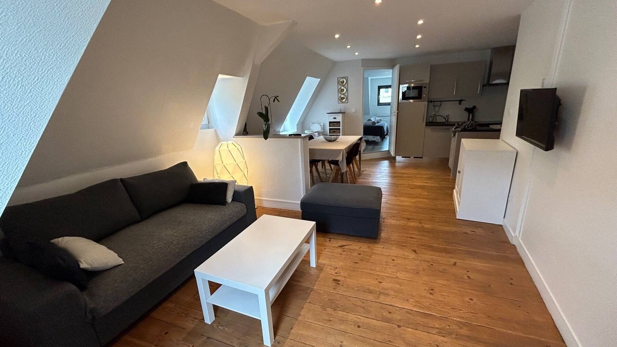 Lion-sur-Mer Apartment | L'Annexe - Terrace apartment 100m from the beach