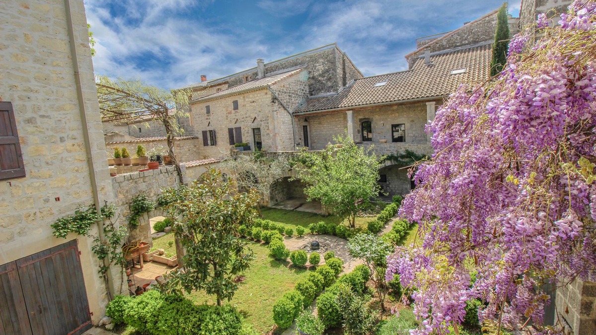 Casteljau Bed & Breakfast | L'Antre de Pierres - bed and breakfast and gites - Ardèche Méridionale