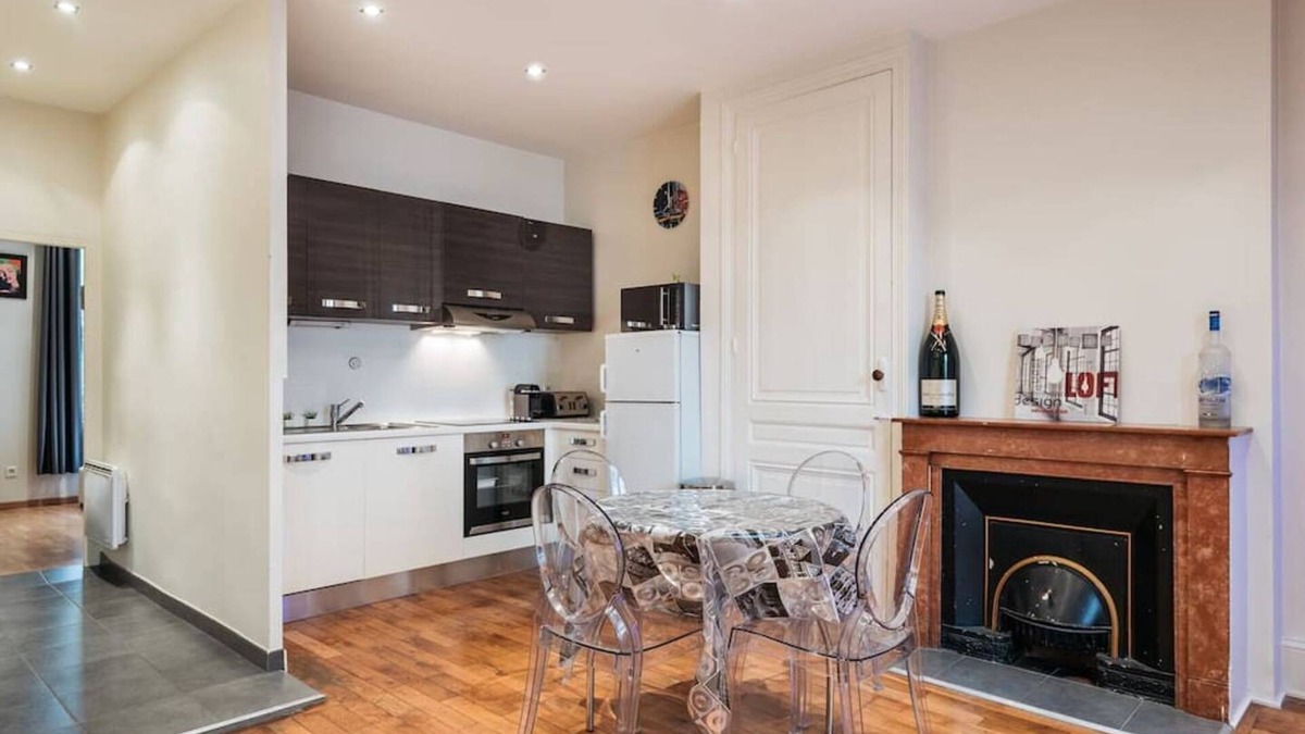 Jean Moulin - Marius Berliet Apartment | L'appart d'Albert - Authentic apartment + garage