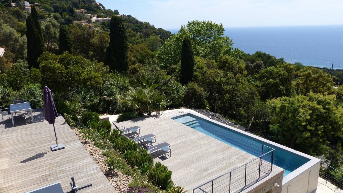 Le Rayol Villa | "L'Arbousier" with superb view of the Golden Islands, sleeps 12, heated pool.