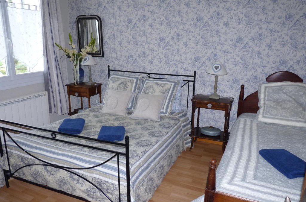 Sainte-Catherine-de-Fierbois Hotel | L'arum antique