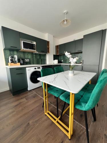 Vitry-sur-Seine Apartment | L'Asian - New T2 proche gare