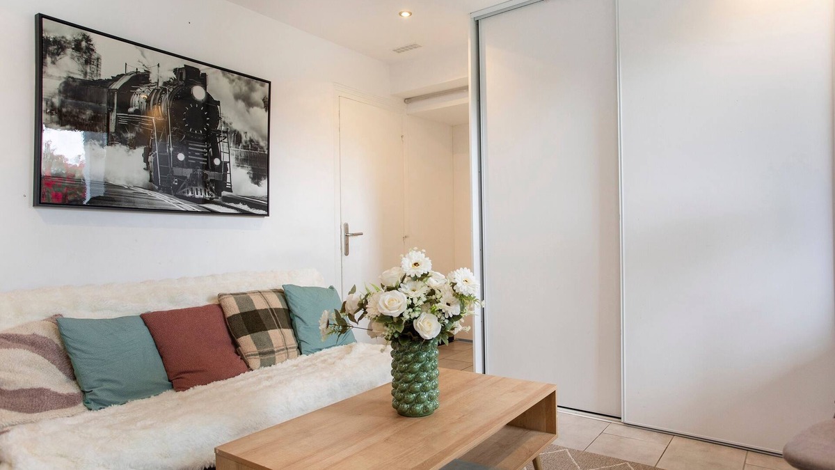 Riorges Apartment | L'Atelier Bohème - Joli T2 proche Roanne