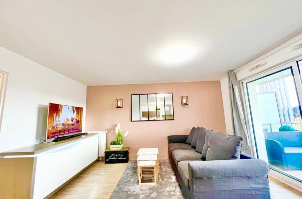 Lanester Apartment | L'atelier Chic - Wifi fibre - Parking privée - Balcon - NETFLIX