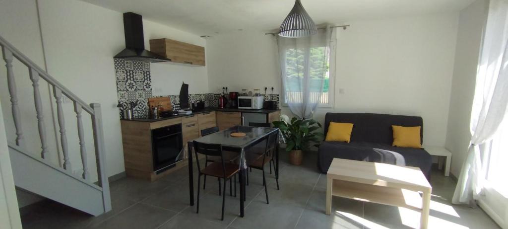 Sainte-Marguerite-sur-Duclair House | L'AUSTREBERTHE gite des Abbayes Du Val De Seine