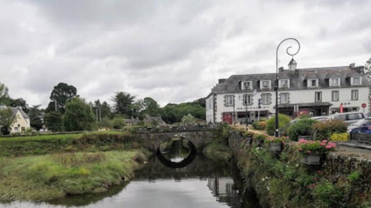 Hopital-Camfrout House | L'Auberge du Camfrout