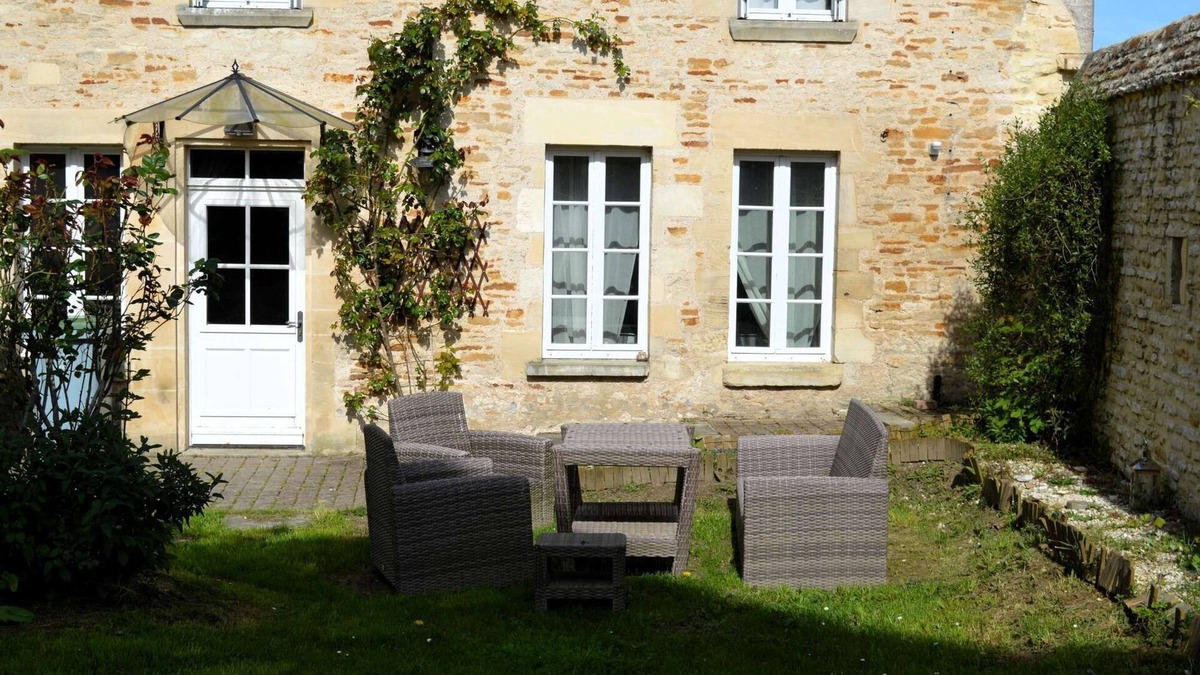 Cairon House | L'auberge du Lavoir, Maison en Pierres Avec Jardin