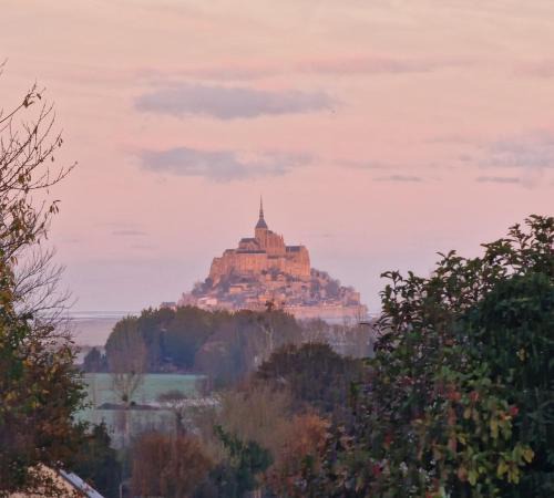 Huisnes-sur-Mer Bed & Breakfast | L'Aurore de la Baie, vue sur le Mont-Saint-Michel