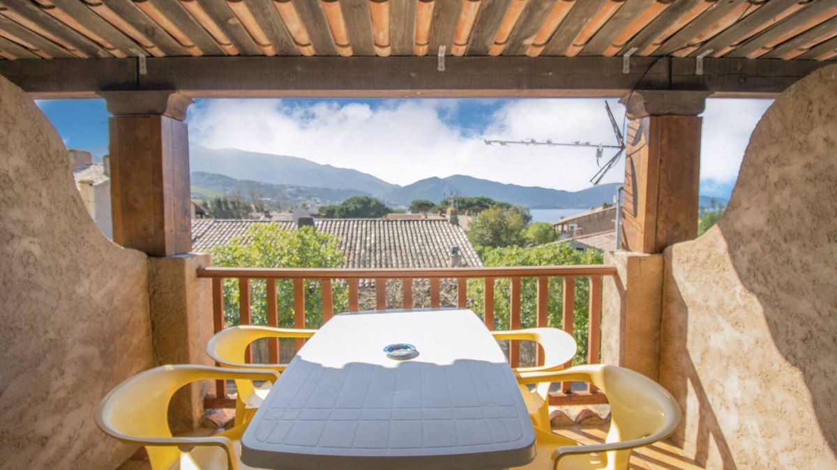 Residences du Golfe de Lava Apartment | L'Azzura 80m from the Beach – Sea and Mountain View, Private Terrace, Air Conditioning and Wi-Fi