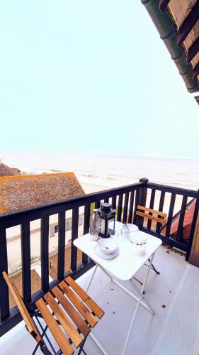 Blonville-sur-Mer Apartment | L'Echandon, Superbe F2 vue mer accès plage immédiat