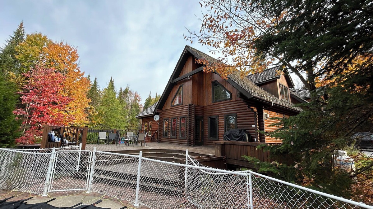 Saint-Faustin-Lac-Carre Ski Chalet | ⛳ L'Eden - Golf- Swimming pool (May to Sept) - SPA -Billard