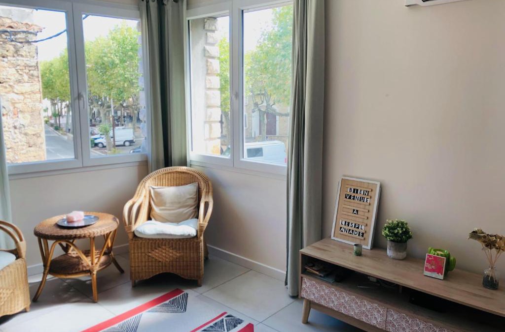 Puisserguier Apartment | L'esplanade, appartement en centre-ville au calme