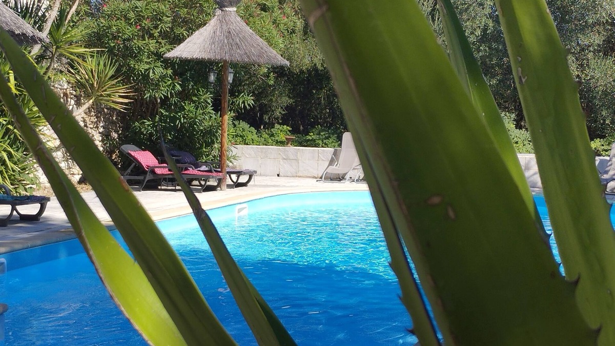 Saint-Genies-de-Malgoires Hotel | L'Esquielle