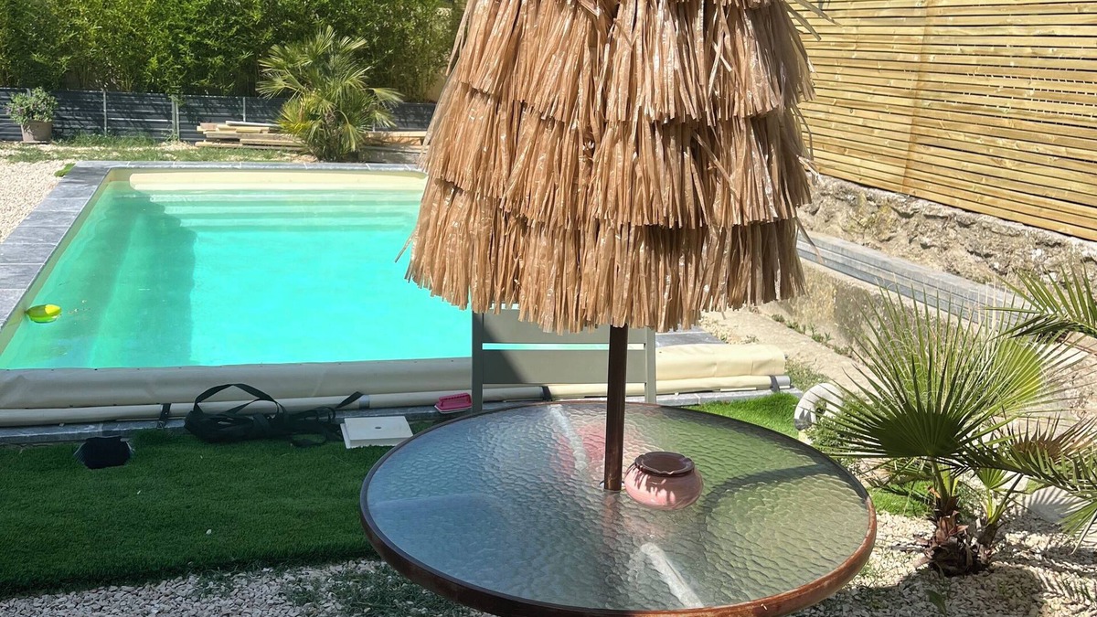 Malemort-du-Comtat Bed & Breakfast | L'esquirou house type 2