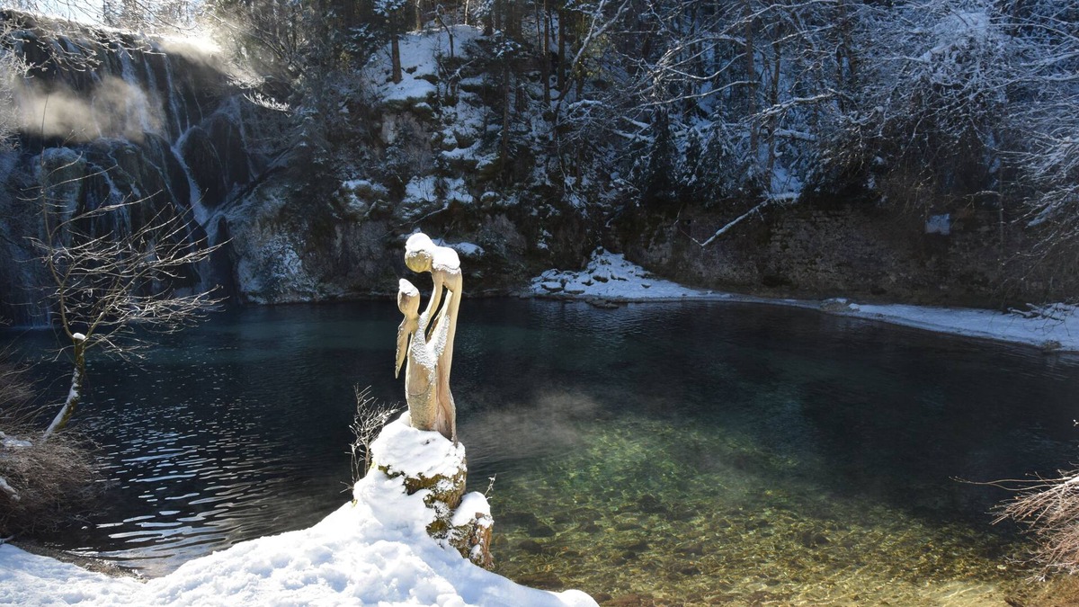 Montperreux House | L'ETERLOU in a charming property in the heart of the Source-Bleue area