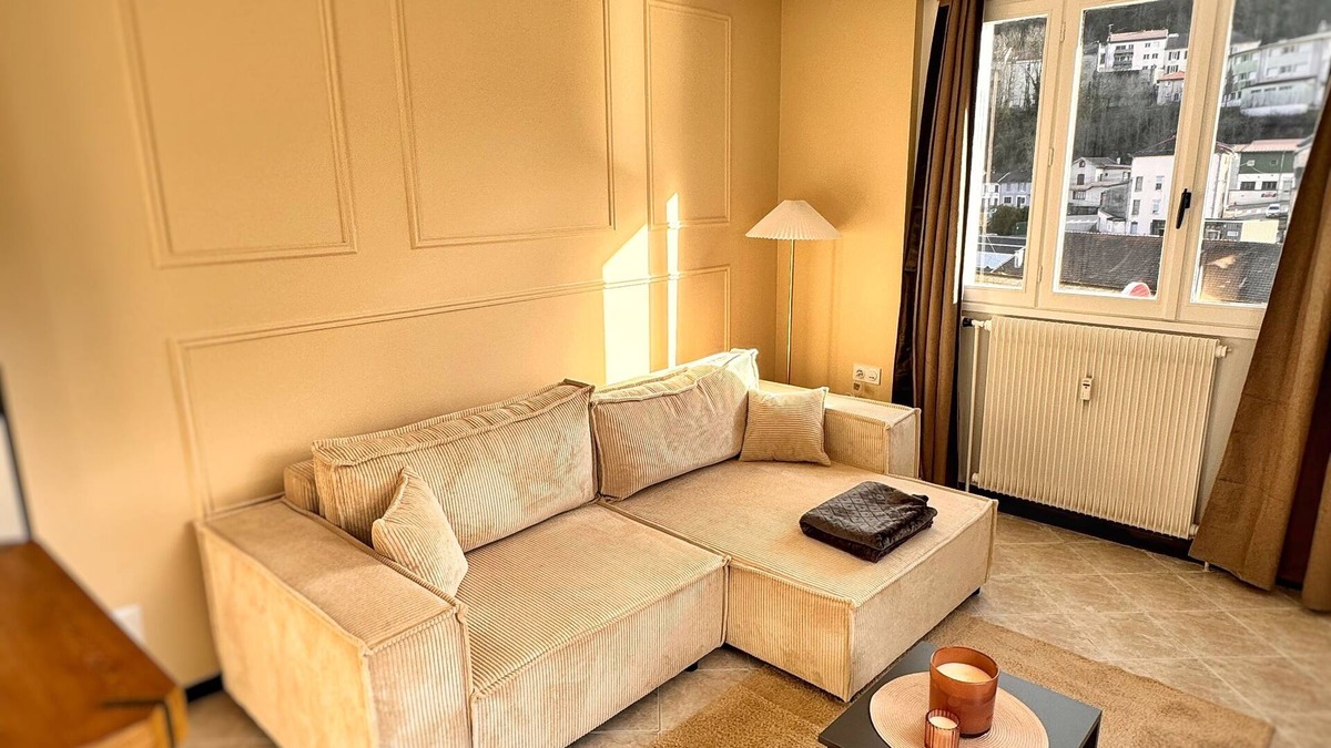 Saint-Claude Apartment | L'Hellébore - Cosy with garage