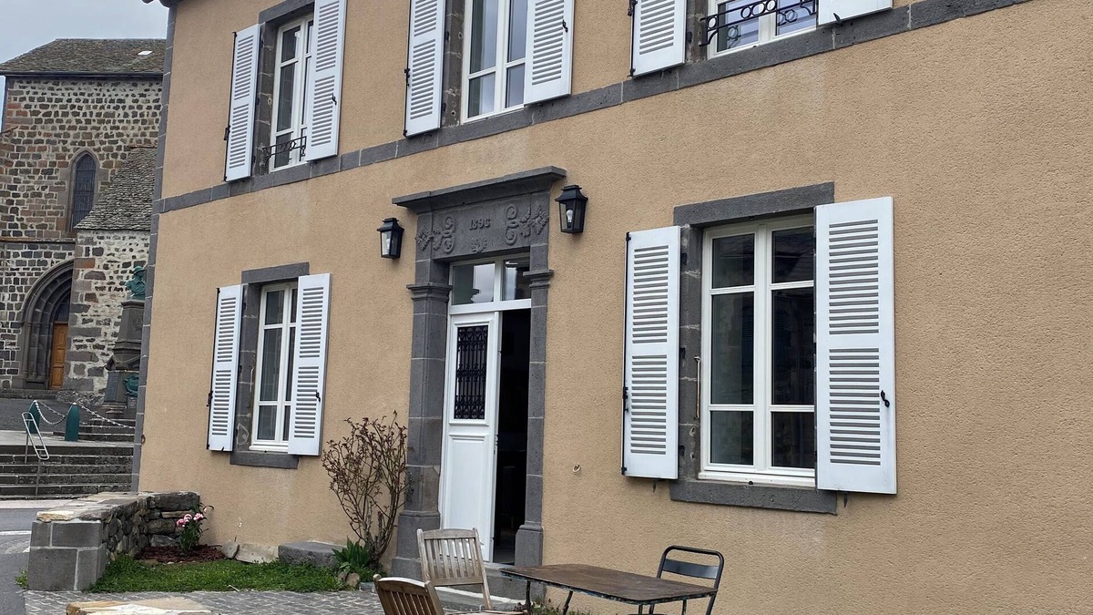 Oradour House | "L'Hôtel d'O', a former coaching inn in a typical Cantal village.