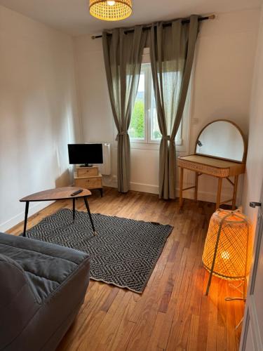 Danvou-la-Ferriere Apartment | L'hydrangea
