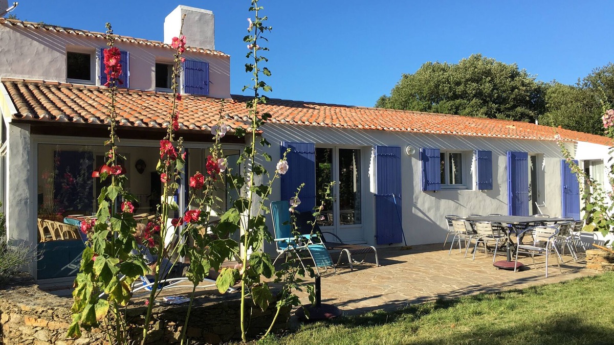Ile d'Yeu Villa | L'Ile D'Yeu Beautiful villa with large garden of 6000m2, 3 star rating, wifi