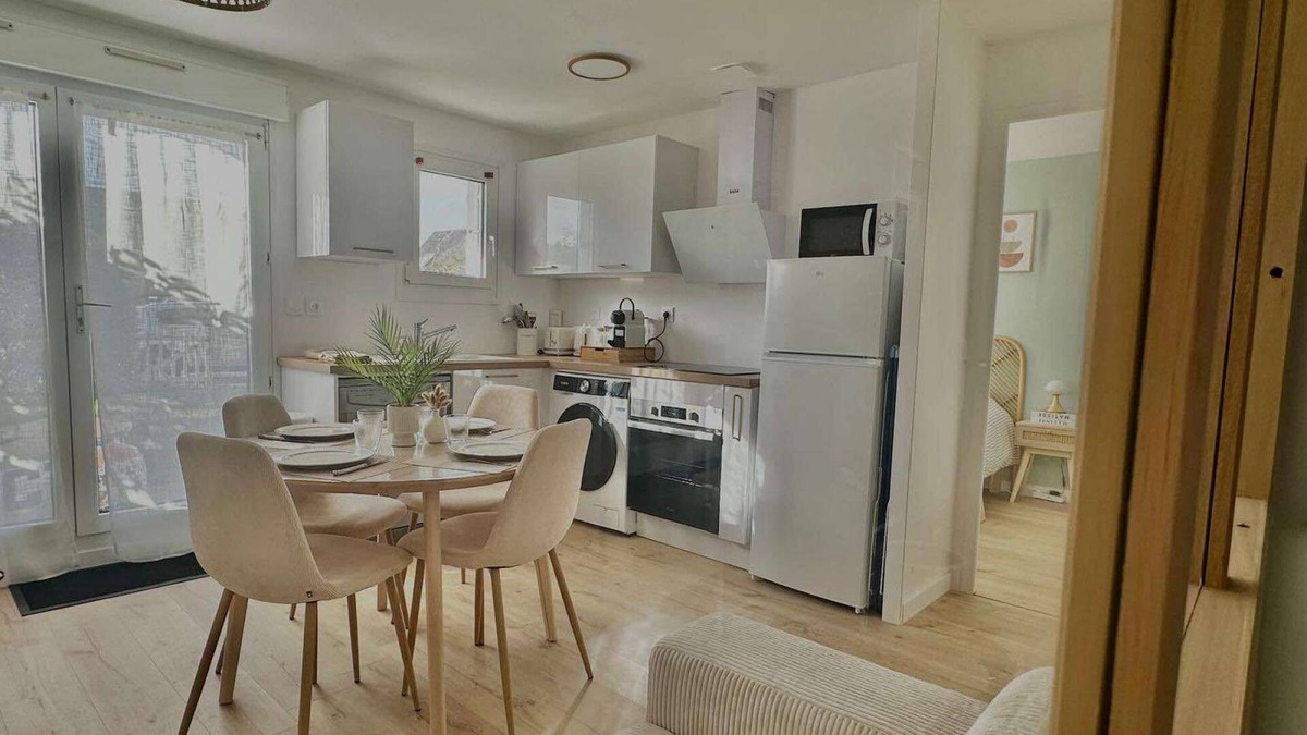 Bernieres-sur-Mer Apartment | L'îleau, direct access to the beach