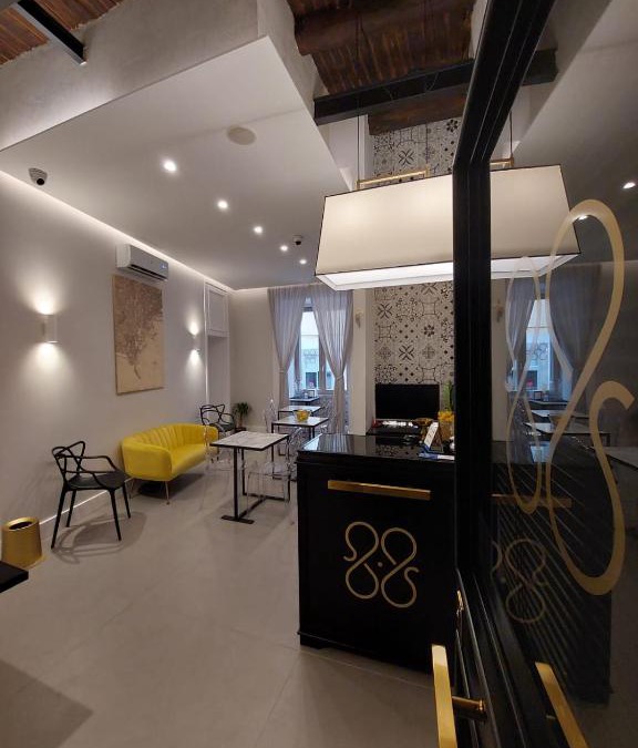 Quartieri Spagnoli Bed & Breakfast | L'Infinito 88 Charmant Rooms