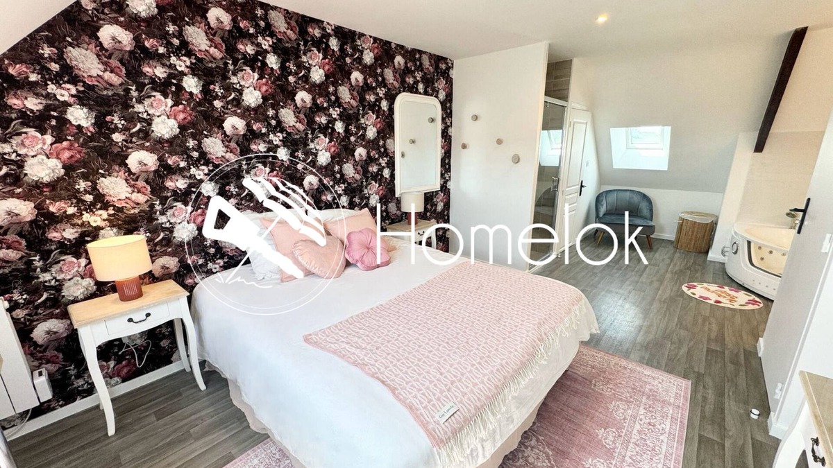 Queven Apartment | L’instant rose - Cocon fleuri avec jacuzzi