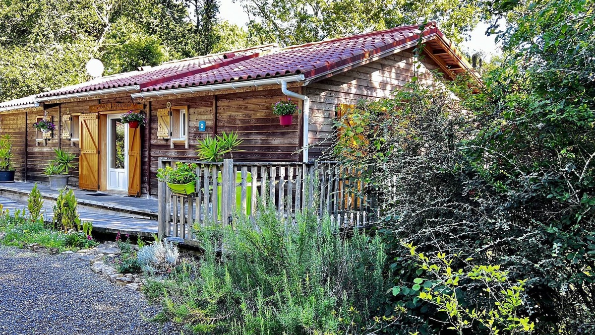 Mouguerre Cottage | L'IPARLA, wooden chalet in Cobadena-Borda!