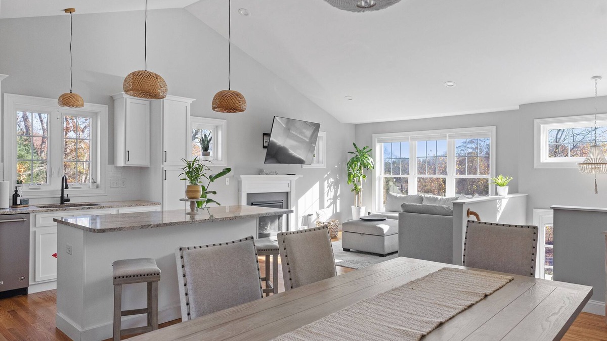 Saunderstown House | L new house in South Kingstown