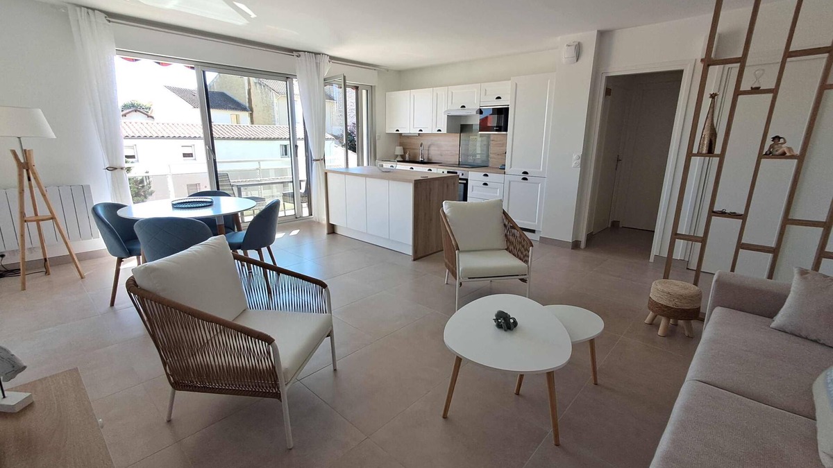 Saint-Palais-sur-Mer Apartment | L'océanide, F2 Plage du Bureau