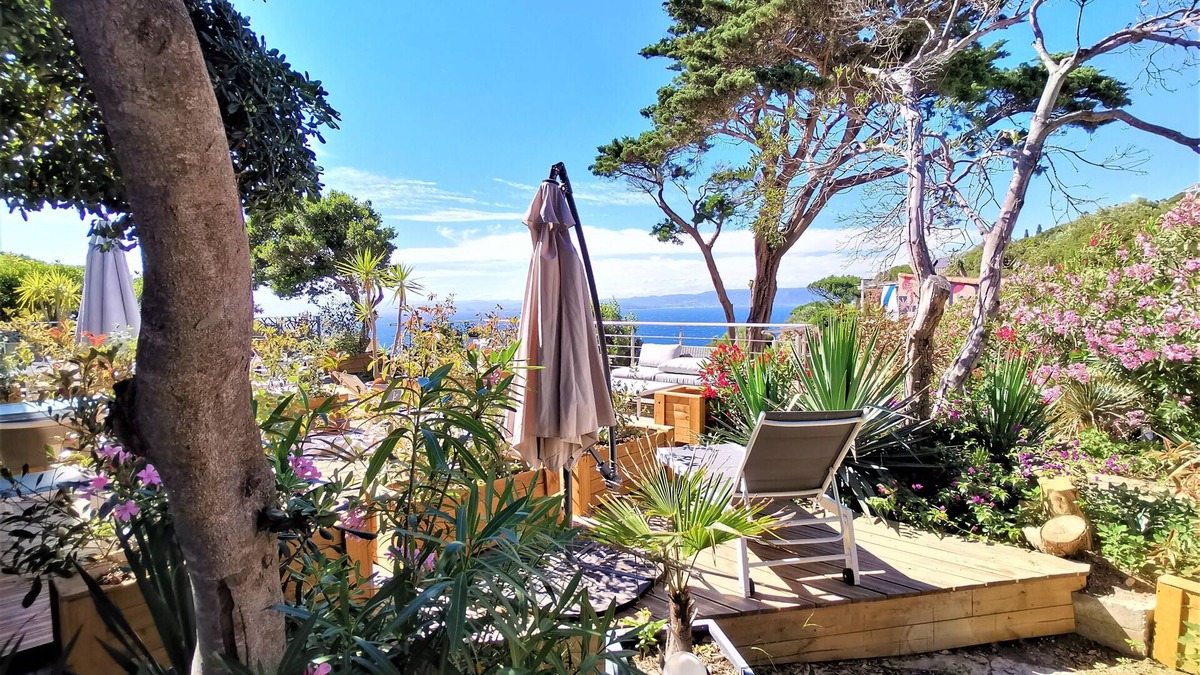 Ile du Levant Apartment | L'Océanite Studio 21m2 Sea view at the end of the Terrace Air conditioned